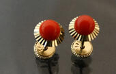 Aretes de bebé con coral